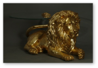 Herstellung eines Lwen. Skulptur beschichtet mit Blattgold.
